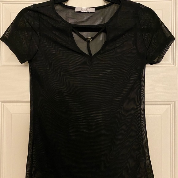 Several tops - Picture 3 of 8